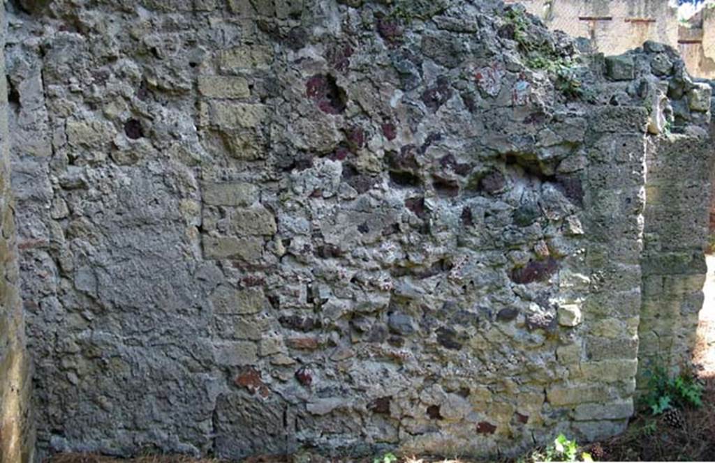 V.33, Herculaneum. May 2006. Room 5, looking towards east wall. Photo courtesy of Nicolas Monteix.